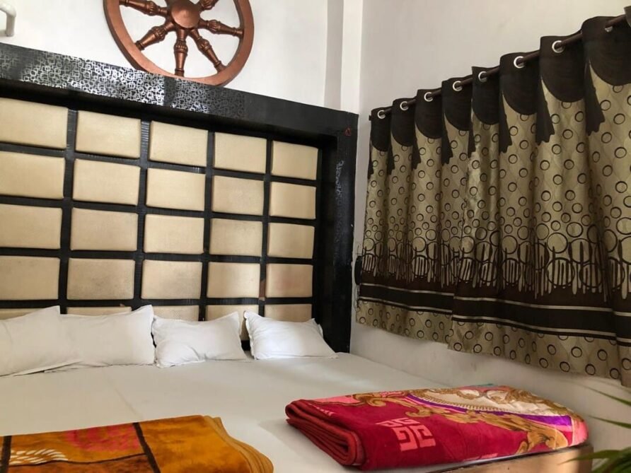 Triple Bed Room